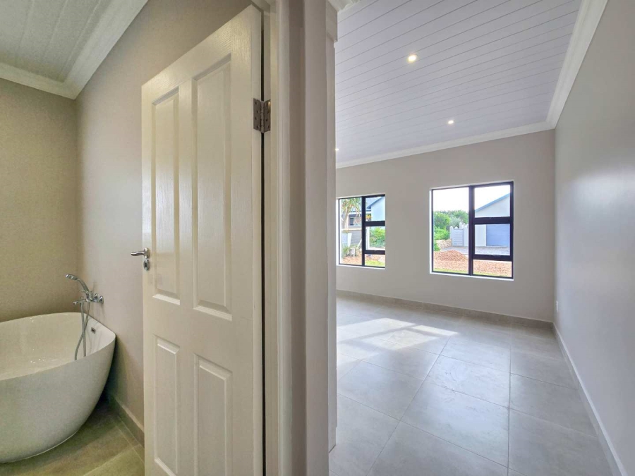 3 Bedroom Property for Sale in Stilbaai Wes Western Cape
